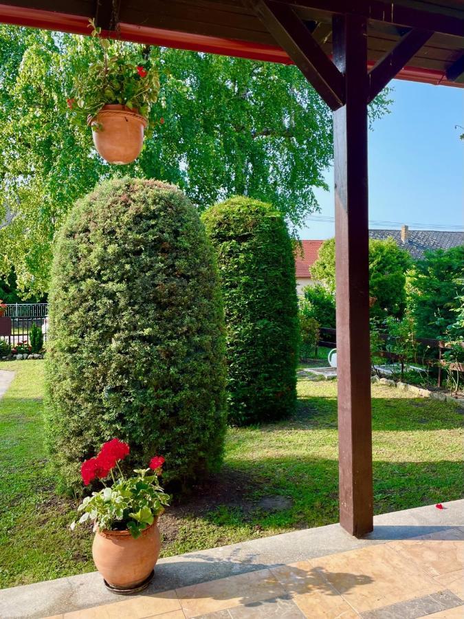 Rózsa nyaralóház Balatonboglár Exterior foto
