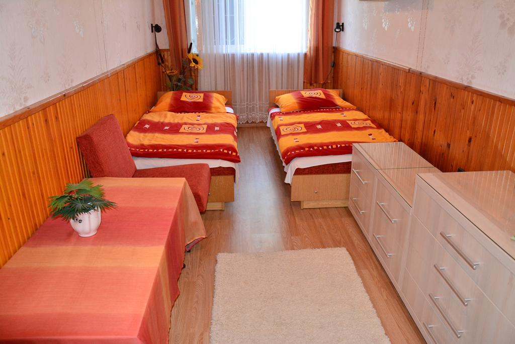 Rózsa nyaralóház Balatonboglár Exterior foto