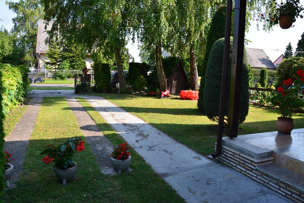 Rózsa nyaralóház Balatonboglár Exterior foto