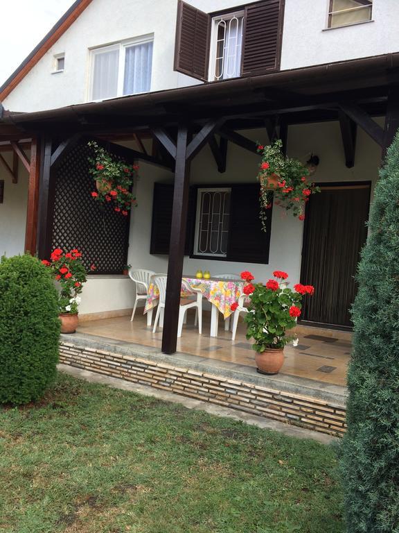 Rózsa nyaralóház Balatonboglár Exterior foto