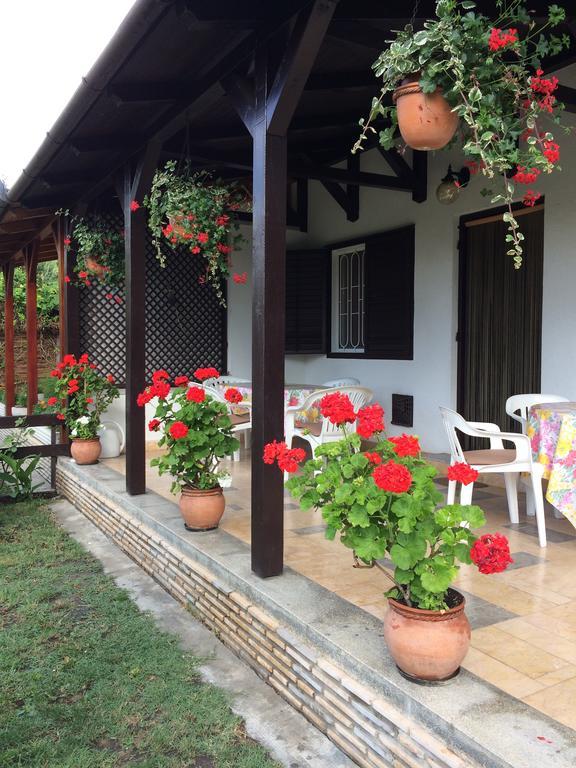 Rózsa nyaralóház Balatonboglár Exterior foto
