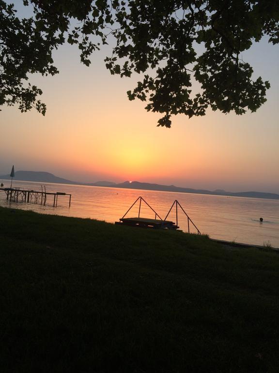 Rózsa nyaralóház Balatonboglár Exterior foto
