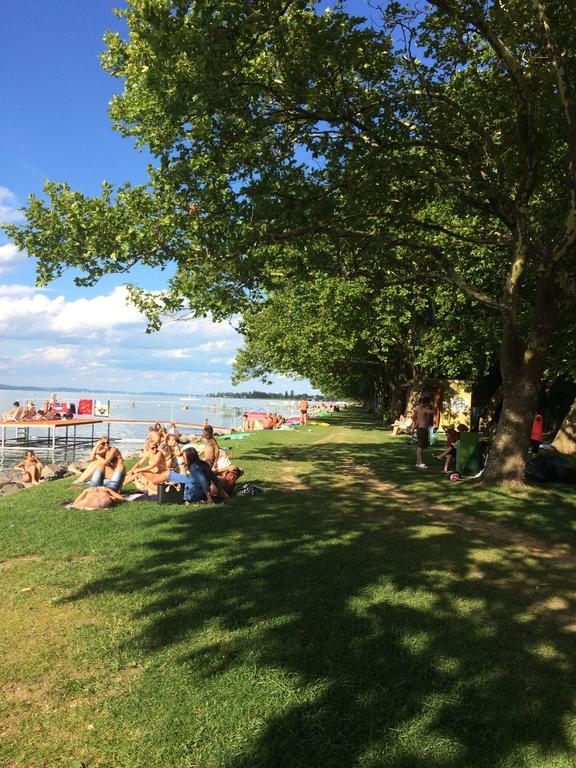 Rózsa nyaralóház Balatonboglár Exterior foto